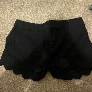 Sz 4 black scalloped hem J. Crew shorts